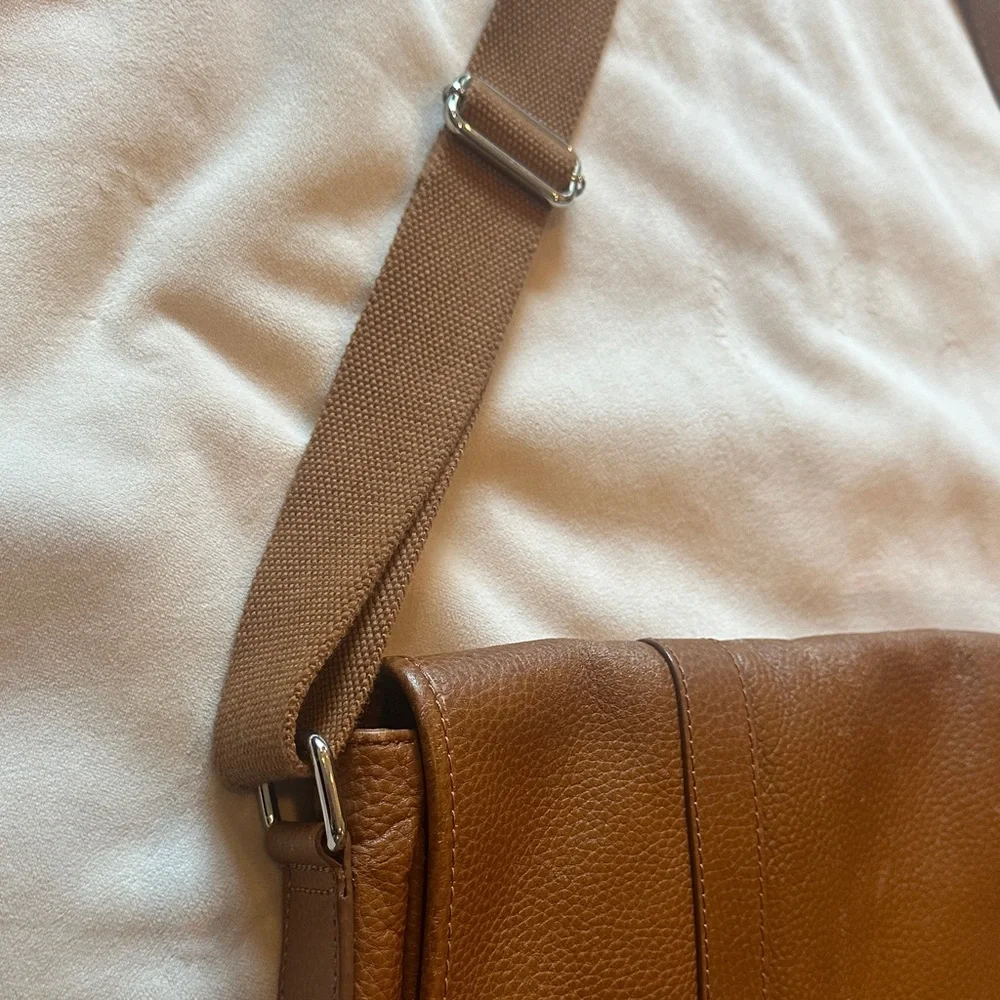 Classic Brown Leather Messenger Bag